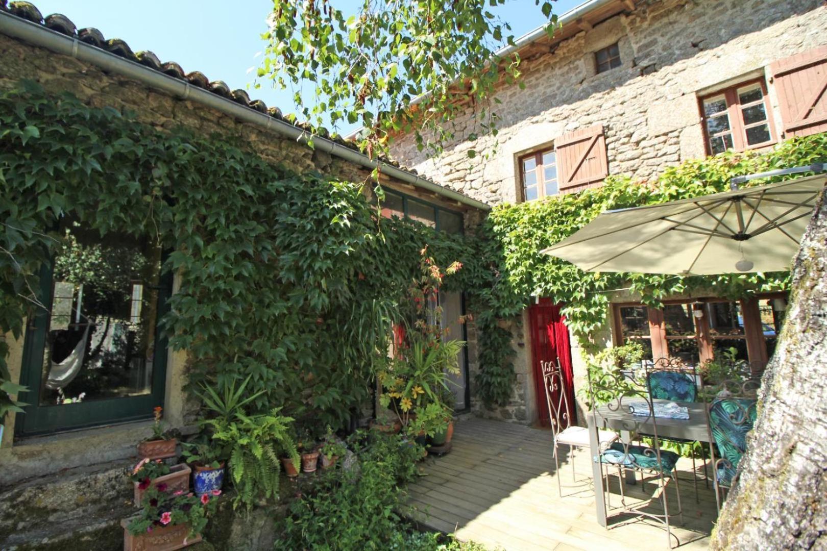 Kernad Bed & Breakfast Bersac-sur-Rivalier Exterior foto