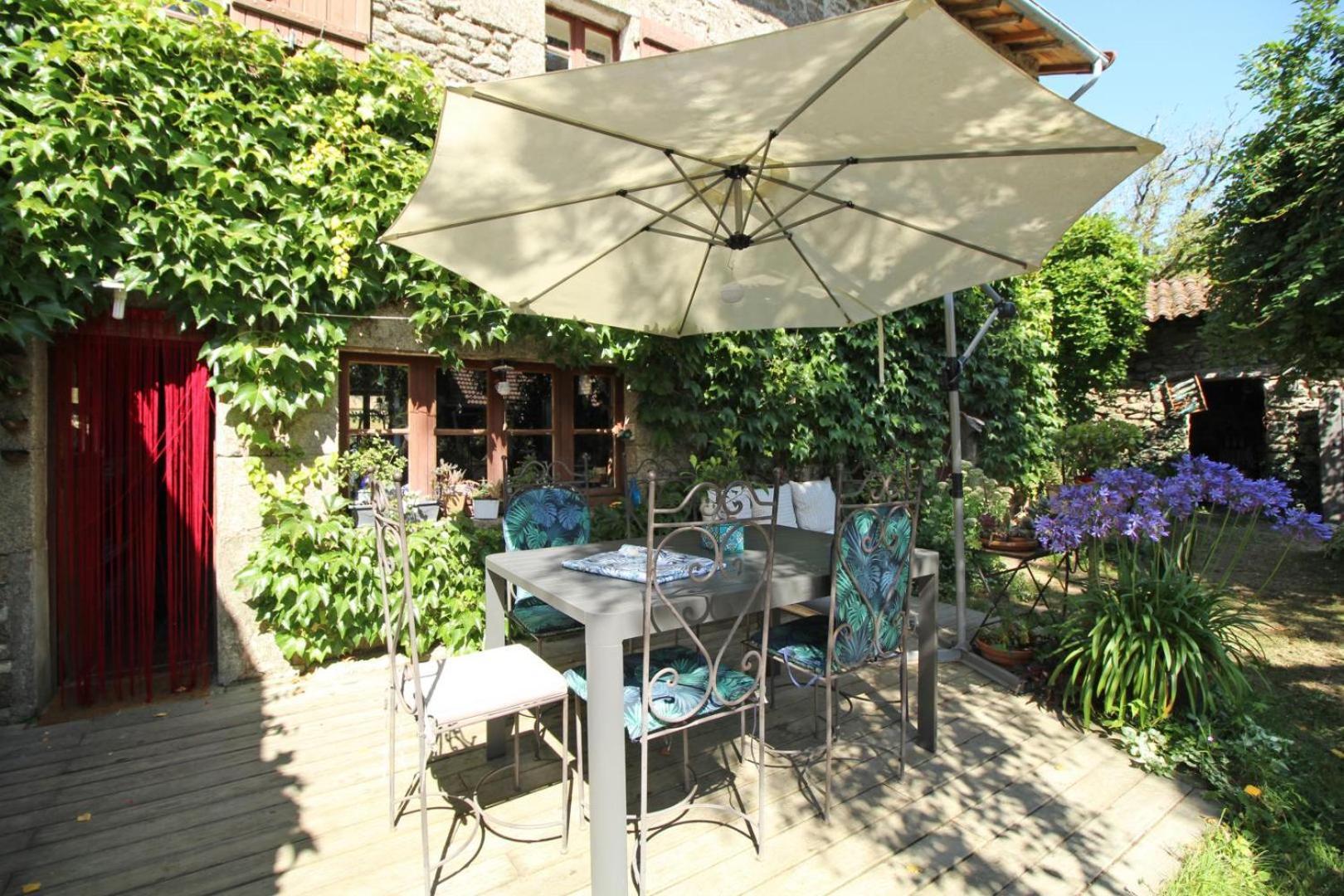 Kernad Bed & Breakfast Bersac-sur-Rivalier Exterior foto