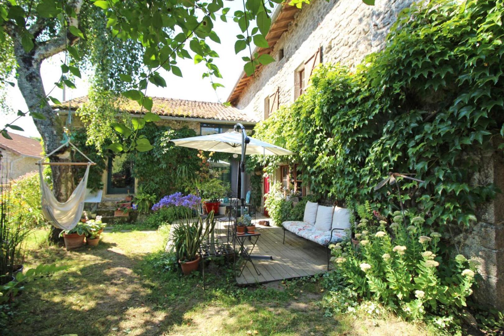 Kernad Bed & Breakfast Bersac-sur-Rivalier Exterior foto